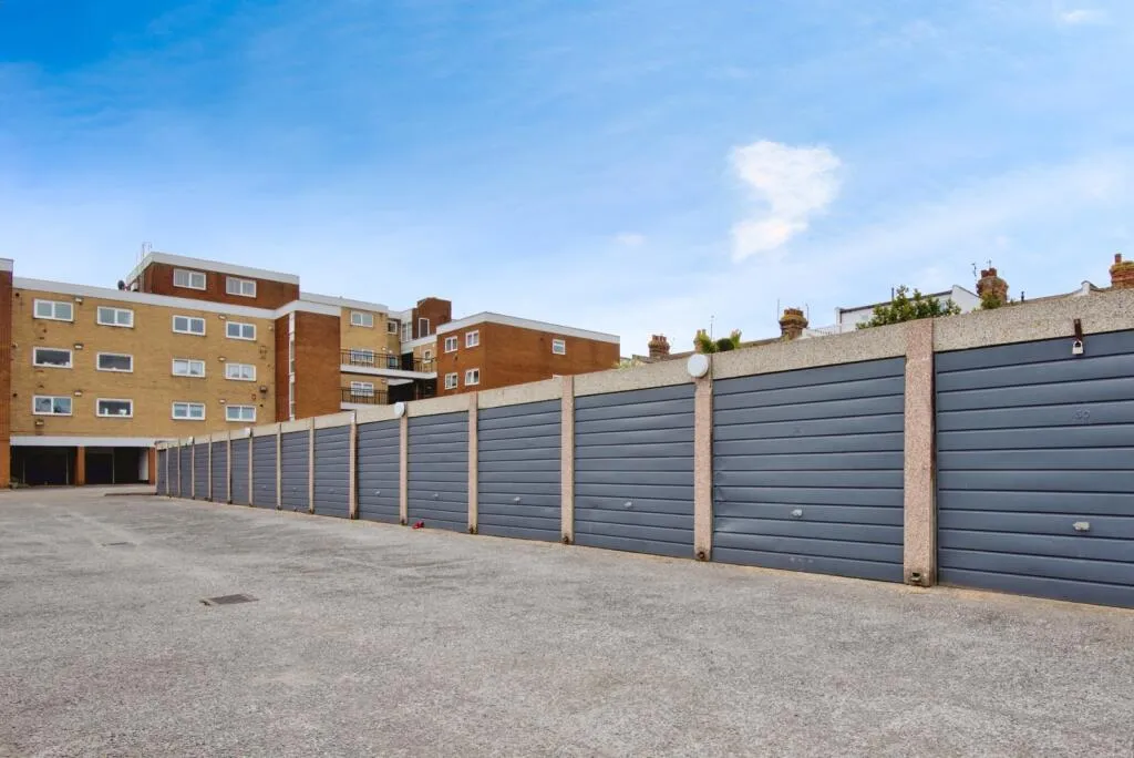 2 bed Apartment