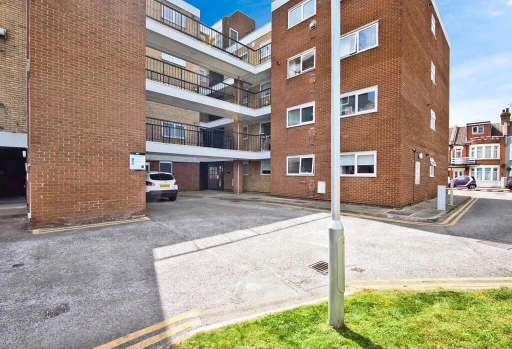 2 bed Apartment