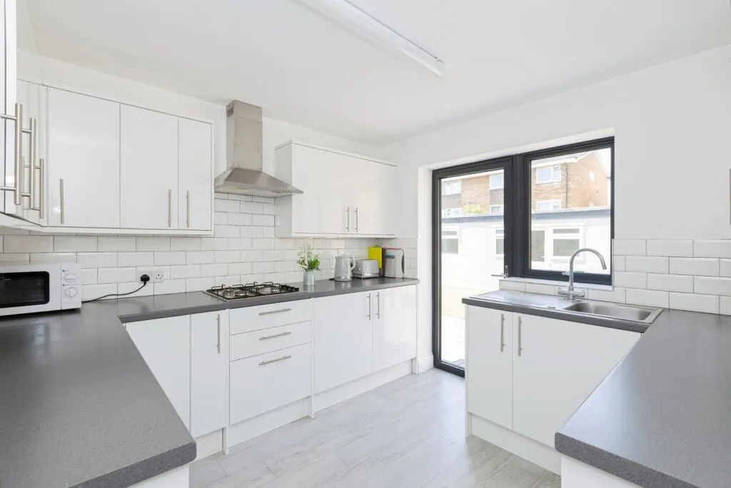 6 bed Semi-Detached