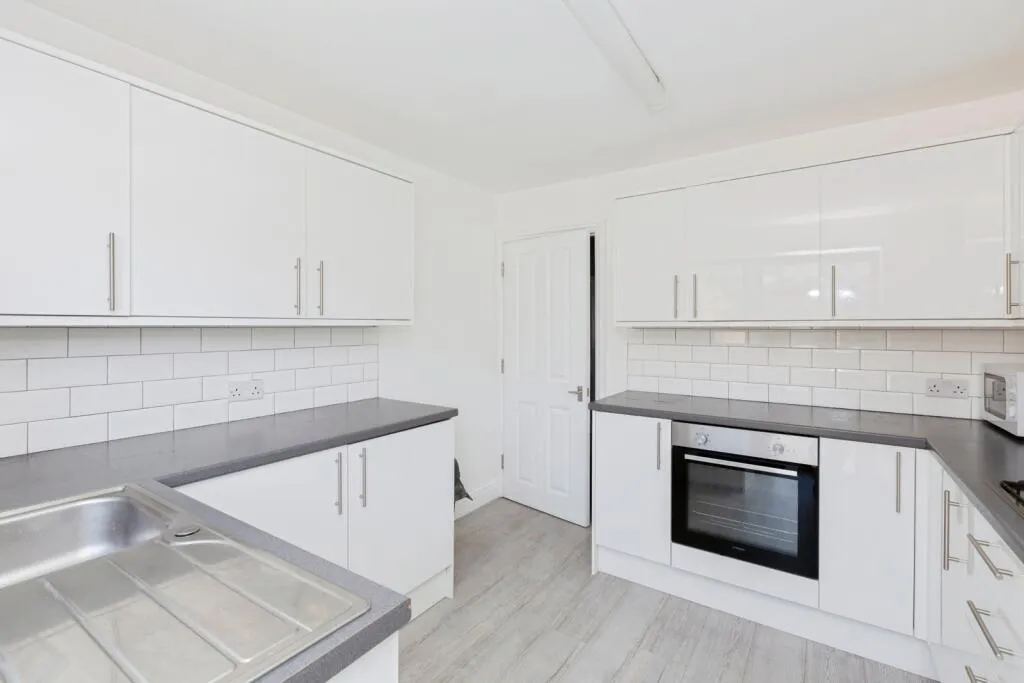6 bed Semi-Detached