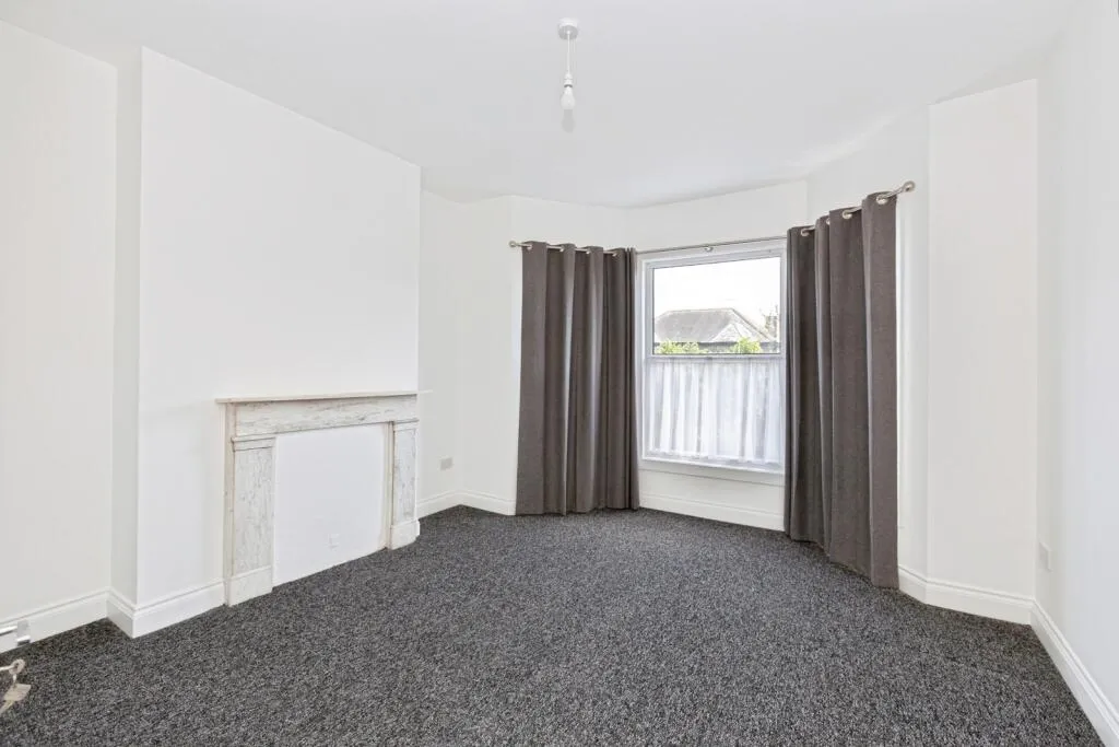 6 bed Semi-Detached