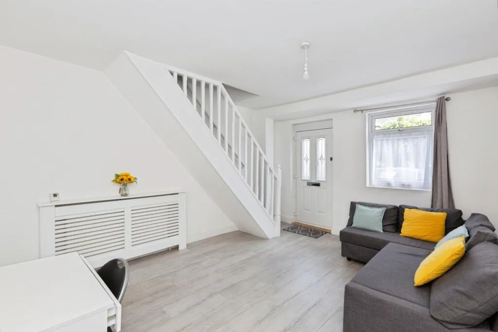 6 bed Semi-Detached