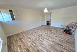 2 bed Maisonette