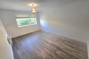 2 bed Maisonette
