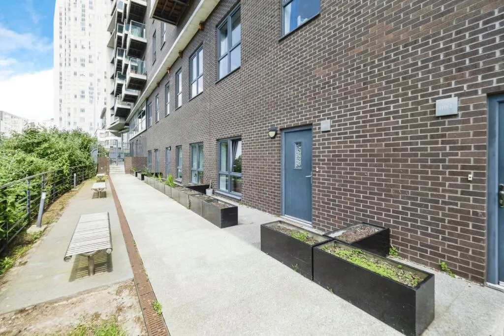 2 bed Maisonette