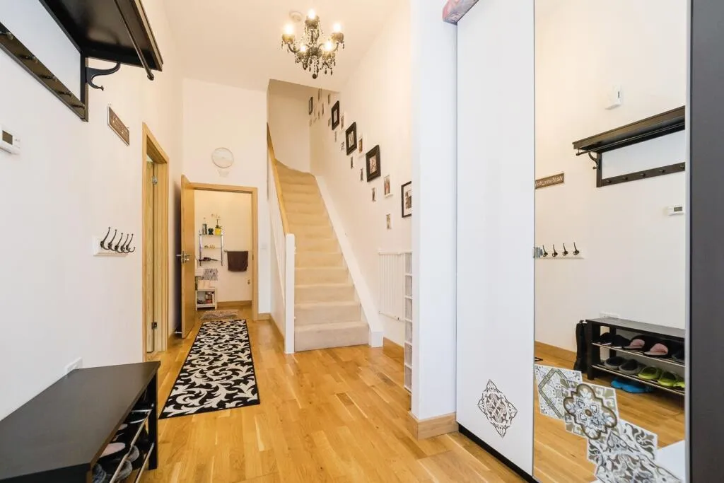 2 bed Maisonette