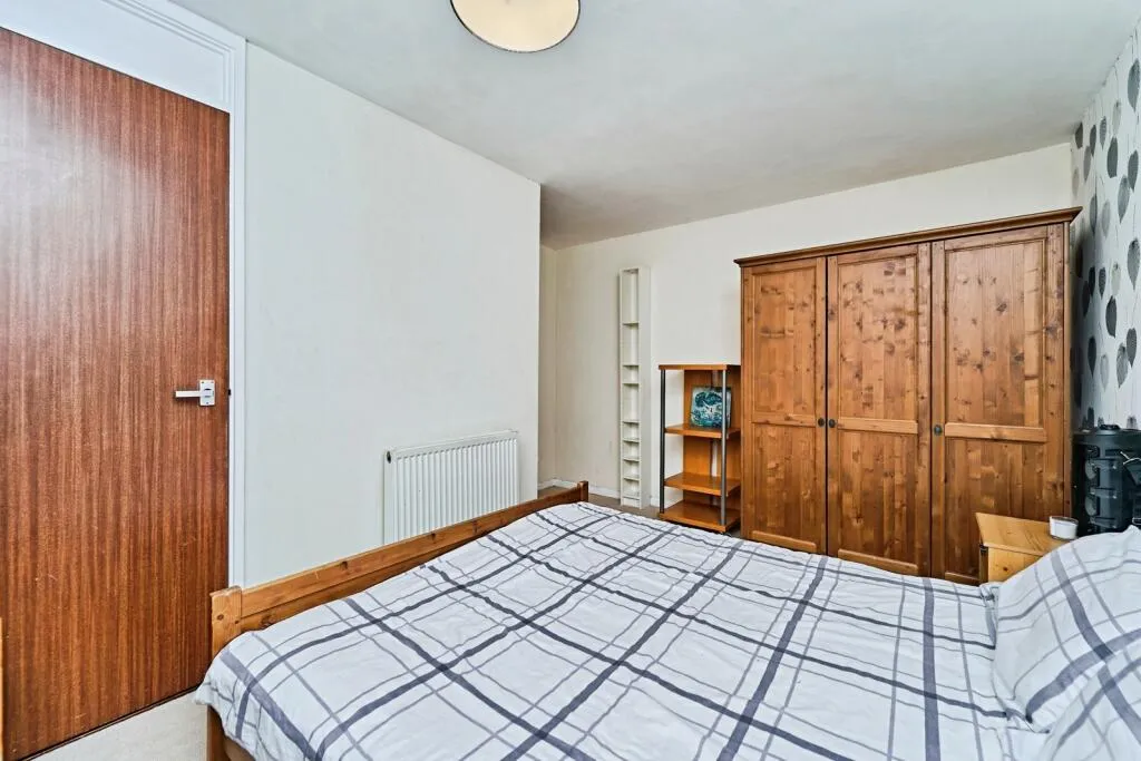 3 bed End of Terrace