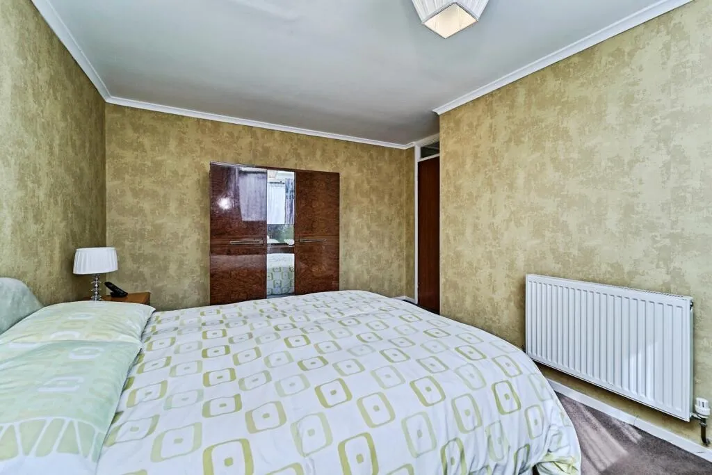 3 bed End of Terrace