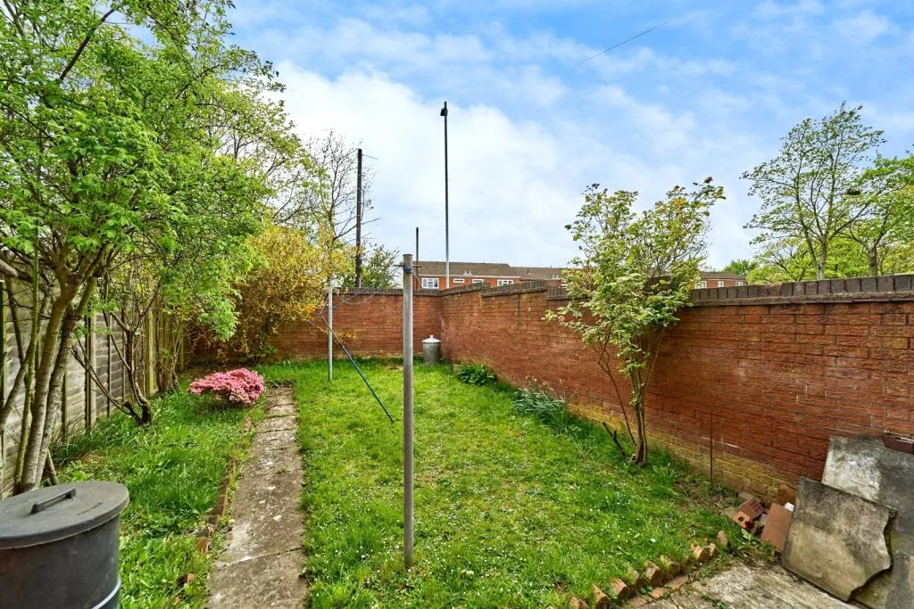 3 bed End of Terrace