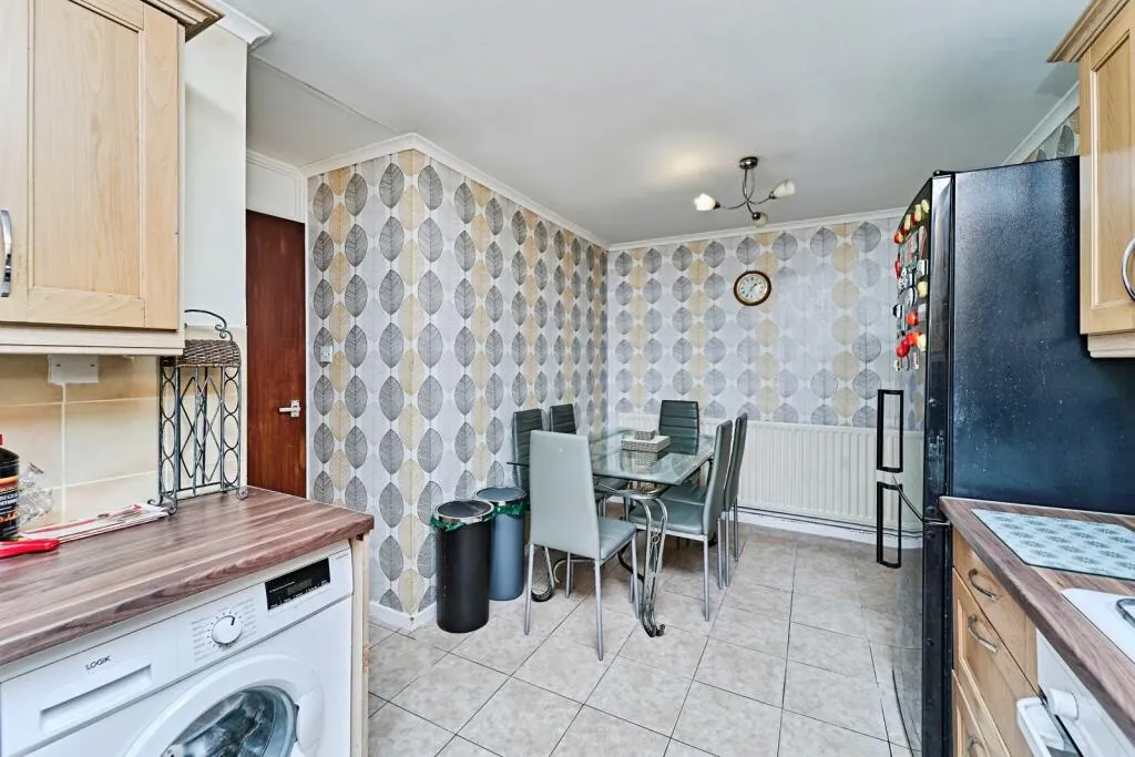 3 bed End of Terrace