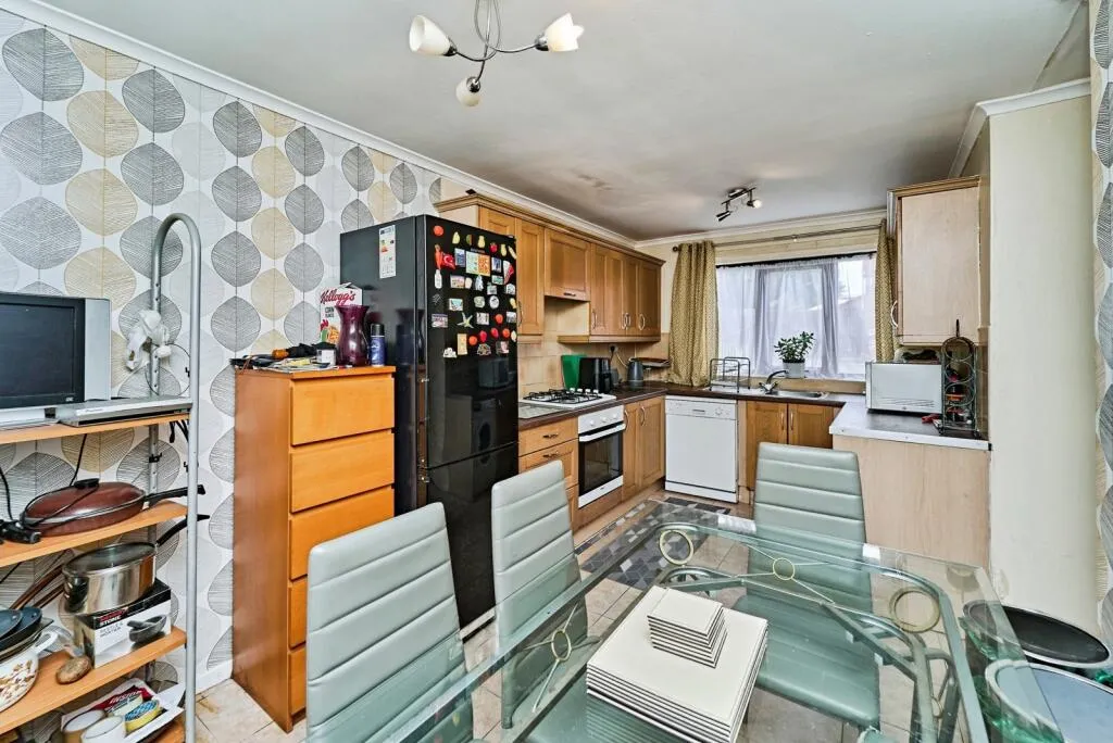 3 bed End of Terrace