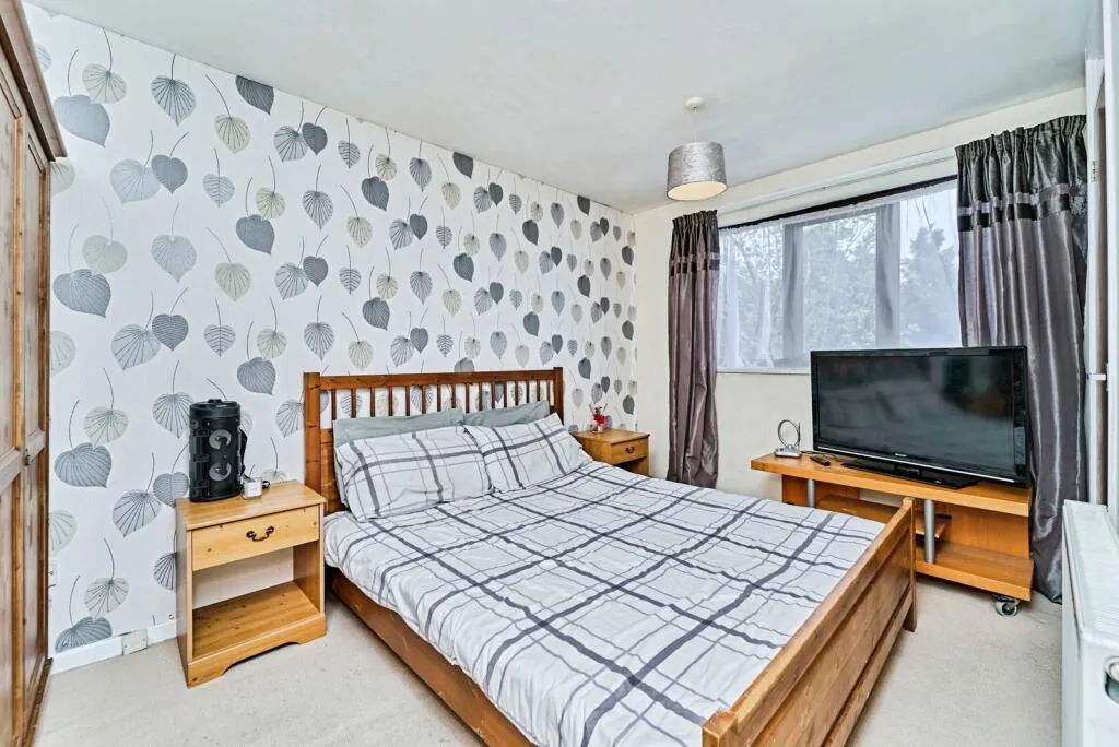 3 bed End of Terrace