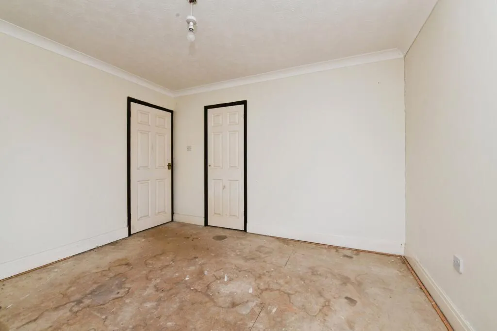 4 bed Detached