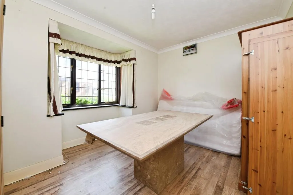 4 bed Detached