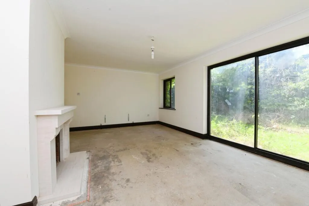 4 bed Detached