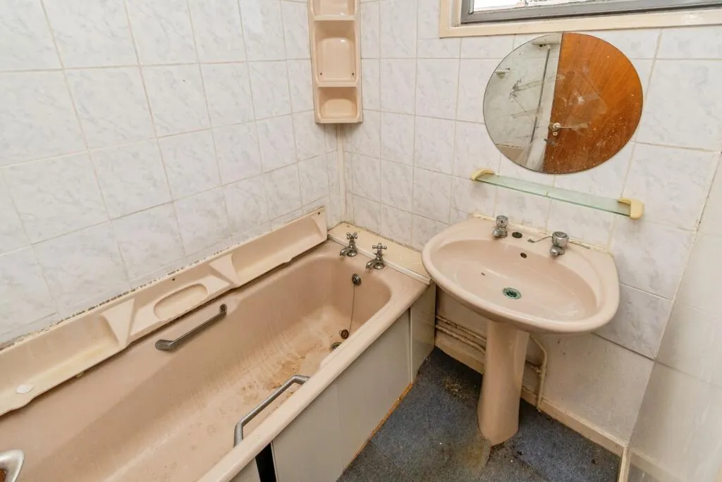 3 bed End of Terrace