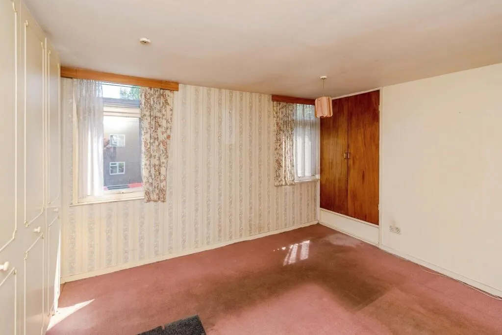 3 bed End of Terrace