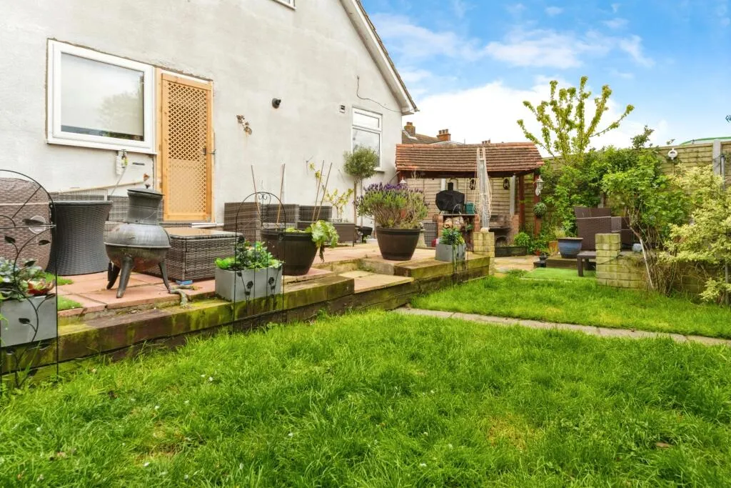 5 bed Bungalow