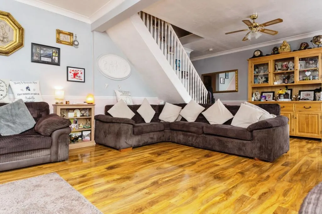 5 bed Bungalow