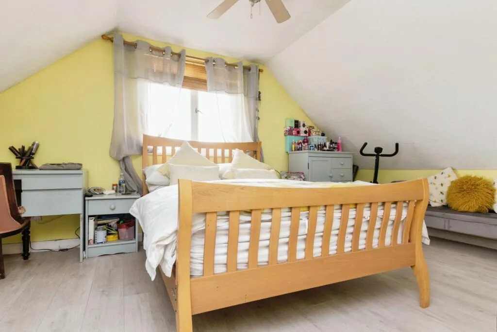 5 bed Bungalow