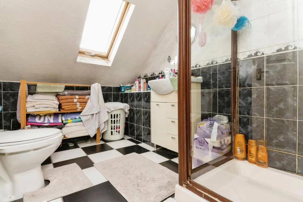 5 bed Bungalow