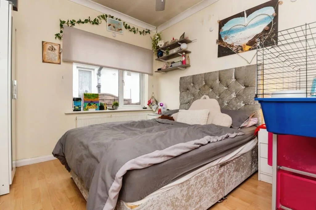 5 bed Bungalow