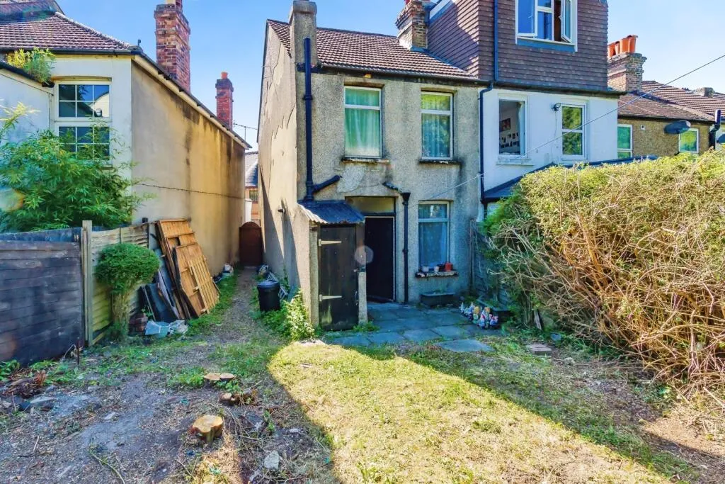2 bed End of Terrace
