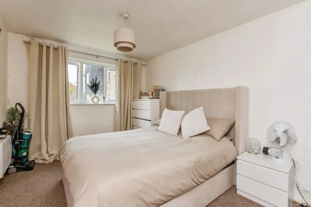 2 bed Ground Flat