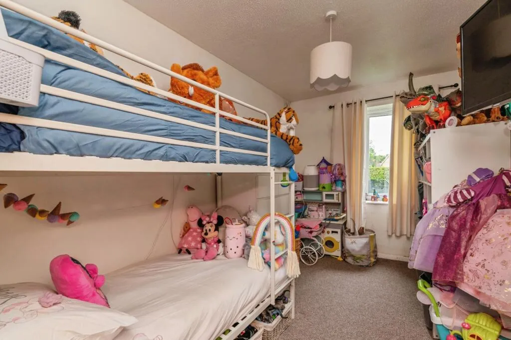 2 bed Ground Flat