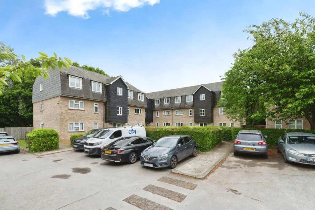 2 bed Ground Flat