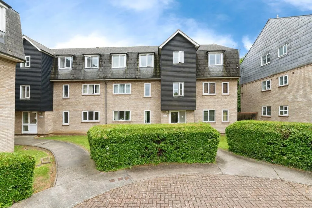 2 bed Ground Flat