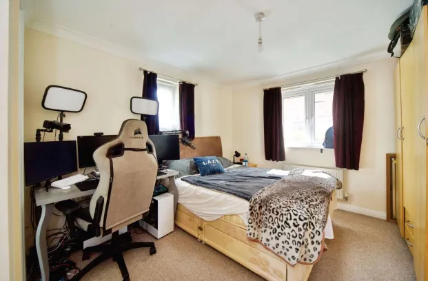 2 bed Ground Flat