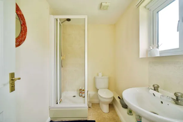 2 bed Ground Flat