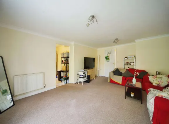 2 bed Ground Flat
