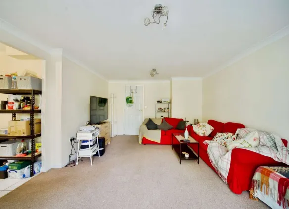 2 bed Ground Flat