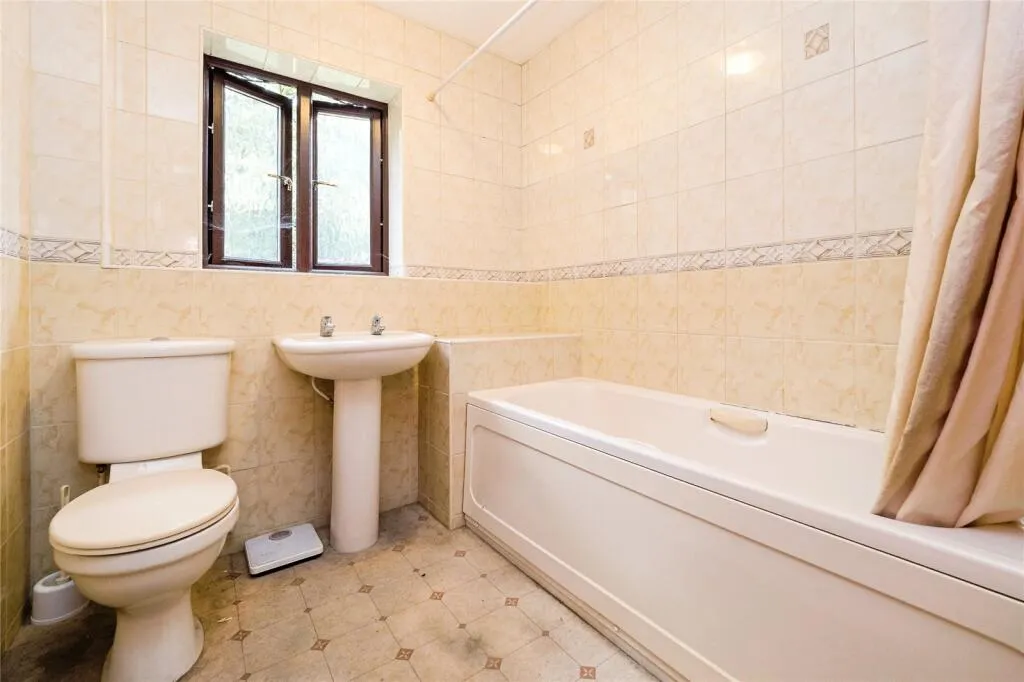 2 bed House