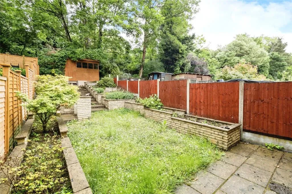 2 bed House
