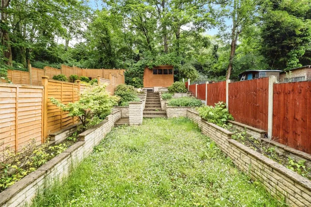 2 bed House