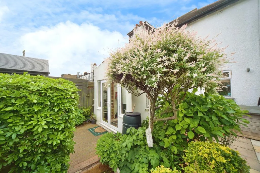 2 bed Ground Maisonette
