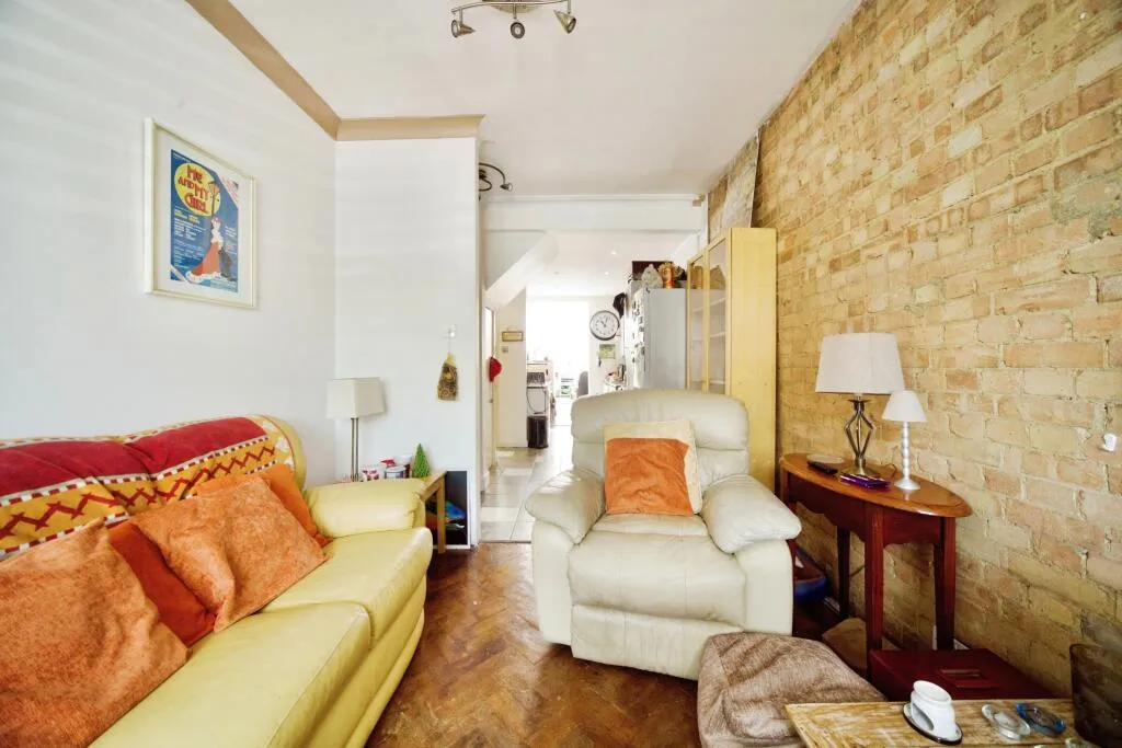 2 bed Ground Maisonette