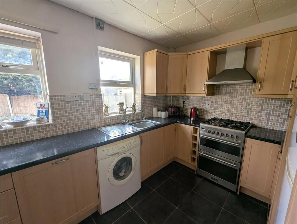 3 bed End of Terrace