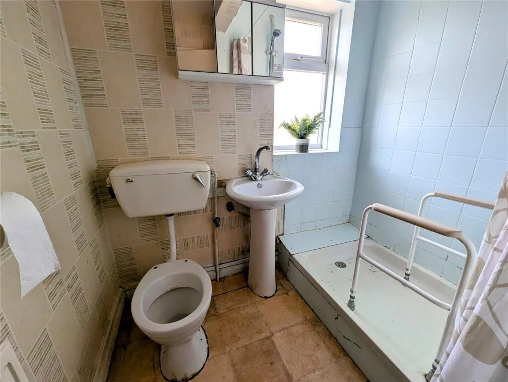 3 bed End of Terrace