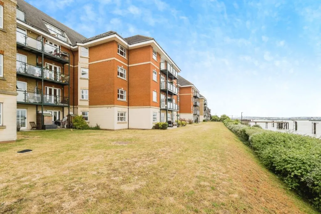2 bed Apartment