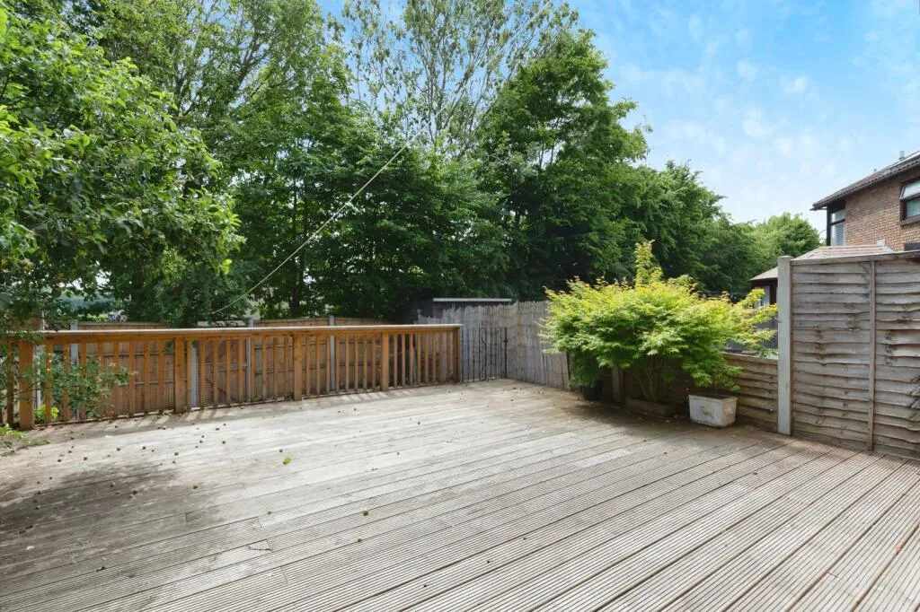 4 bed Terraced