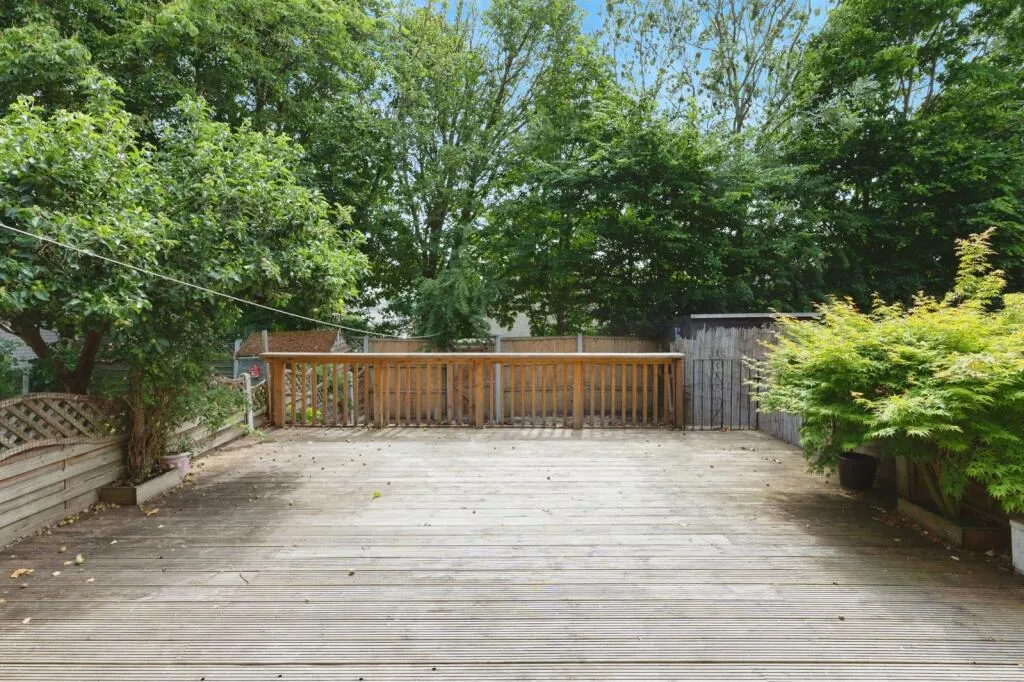 4 bed Terraced