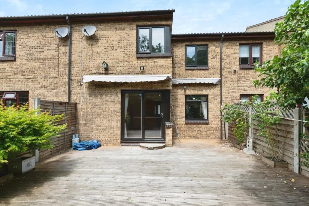 4 bed Terraced