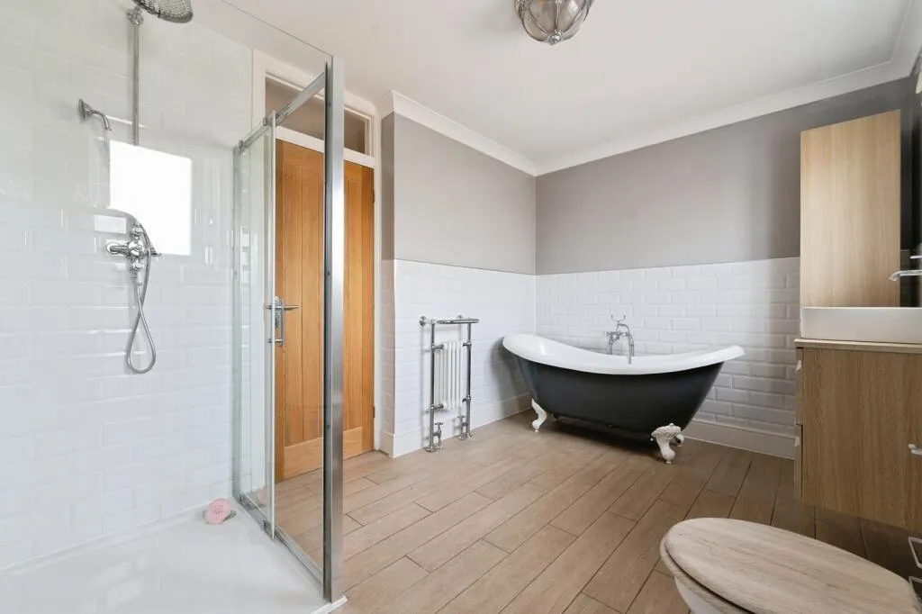 4 bed Terraced