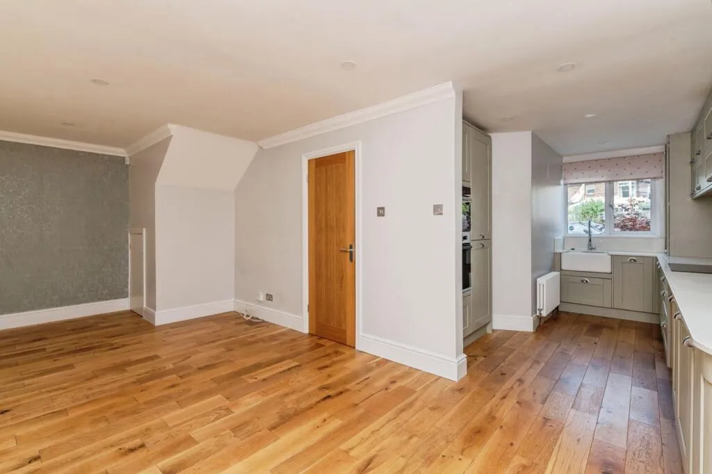 4 bed Terraced