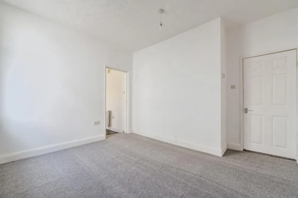 2 bed Ground Flat