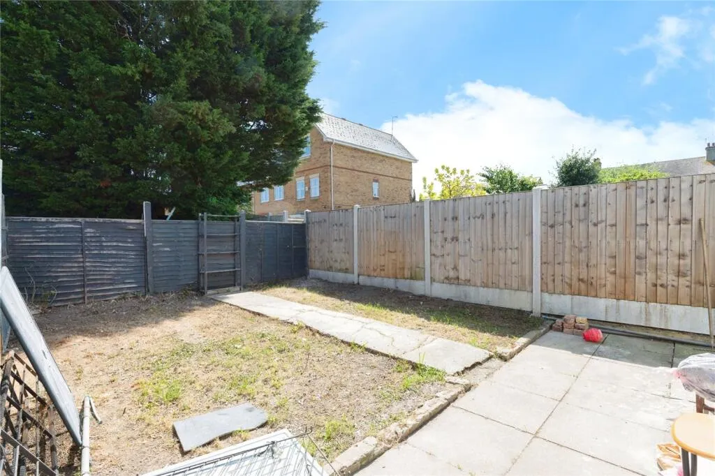 2 bed Ground Flat